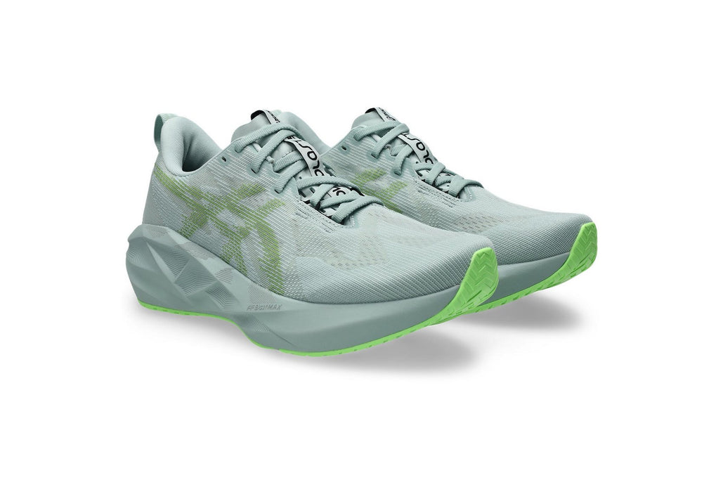 Tenis ASICS Novablast 5 Hombre Gris Running