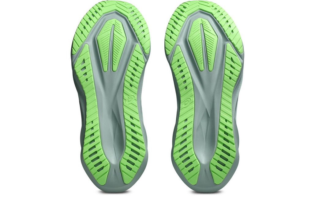 Tenis ASICS Novablast 5 Hombre Gris Running