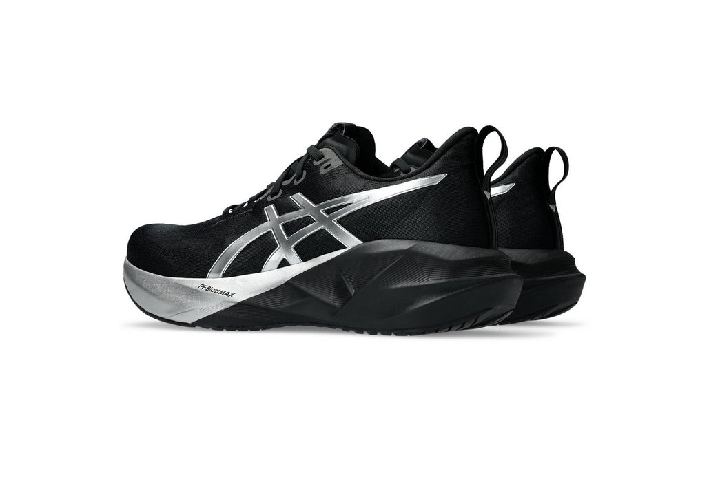 Tenis ASICS Novablast 5 Platinum Hombre Negro Running