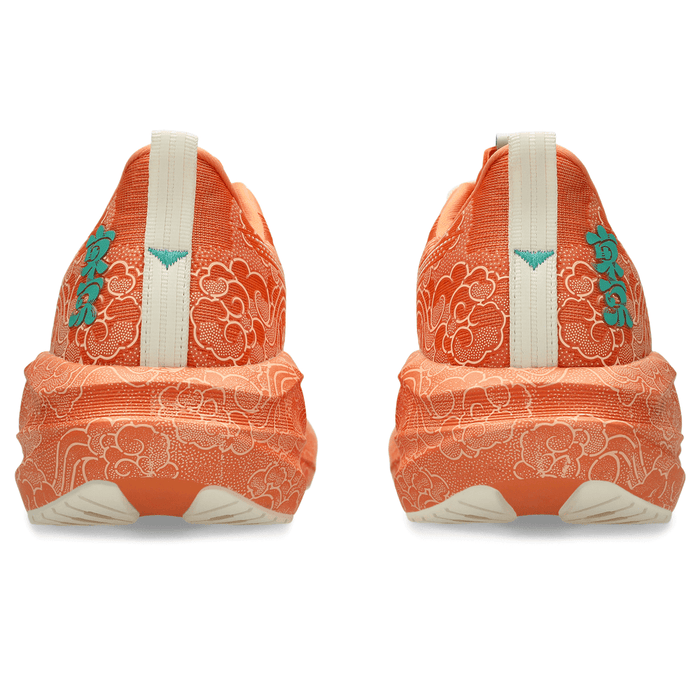 Tenis ASICS Novablast 5 Mujer Naranja Running