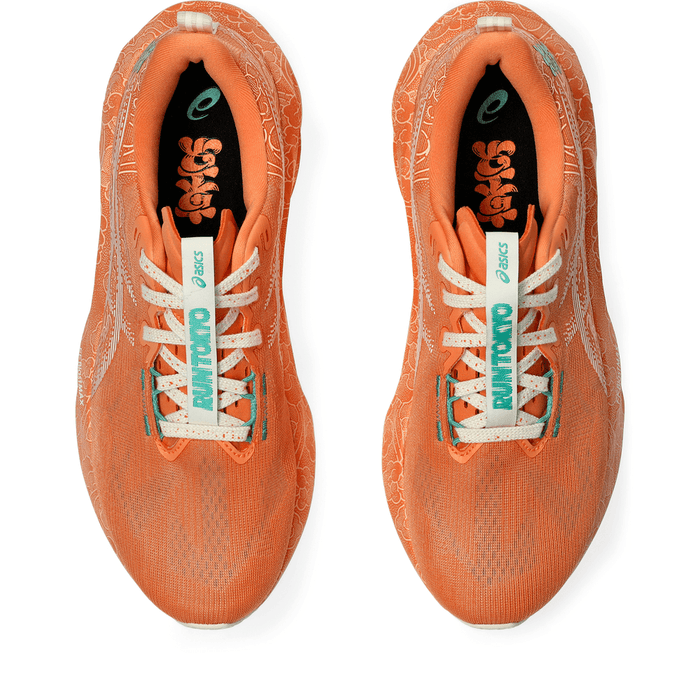 Tenis ASICS Novablast 5 Mujer Naranja Running