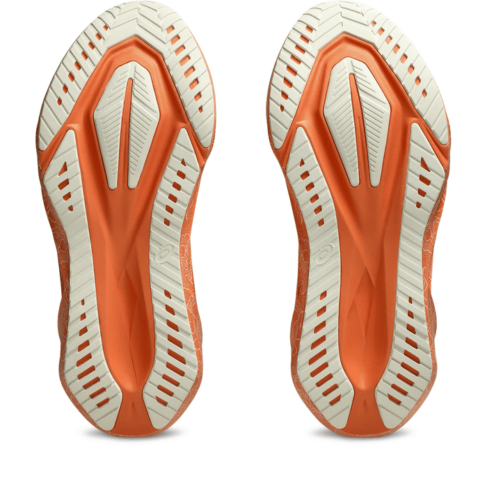 Tenis ASICS Novablast 5 Mujer Naranja Running