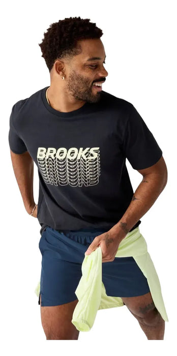 Playera BROOKS Graphic Short Sleeve Hombre Negro Running